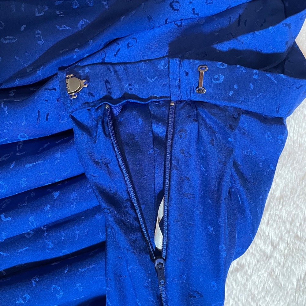 VTG Maggy London Petites Royal Blue 100% Silk Skirt Suit Set Size 2P
Co-ord Set - Picture 8 of 10